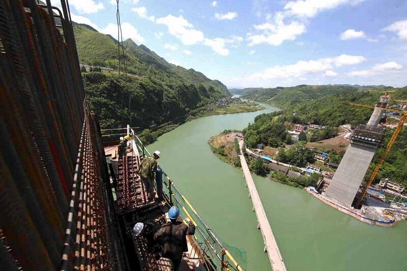 File:ApengjiangRailwayRiverView.jpg
