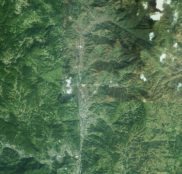 File:JingshanSatelliteImageWide.jpg