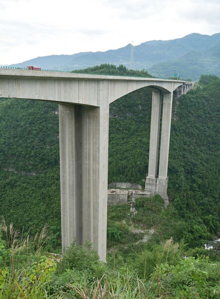 File:NanchanggouFourPiers.JPG