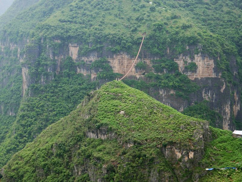 File:WujiaoPipelineLonglensMountains.JPG