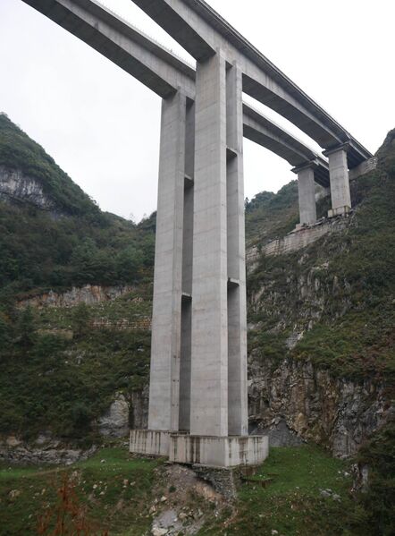 File:Xiaocaozi Number 2 Piers.JPG