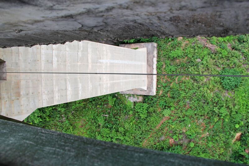 File:Yunnan106mtrHG56StraightBeamKm539Gap.jpg