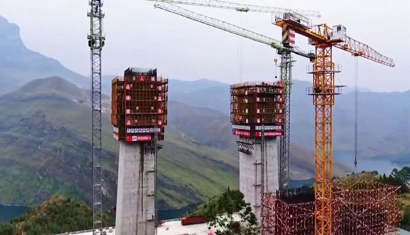 File:ZangkejiangTowers.jpg