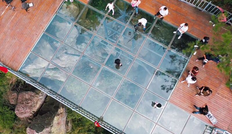 File:Danshanchishui Glass Platform.jpg