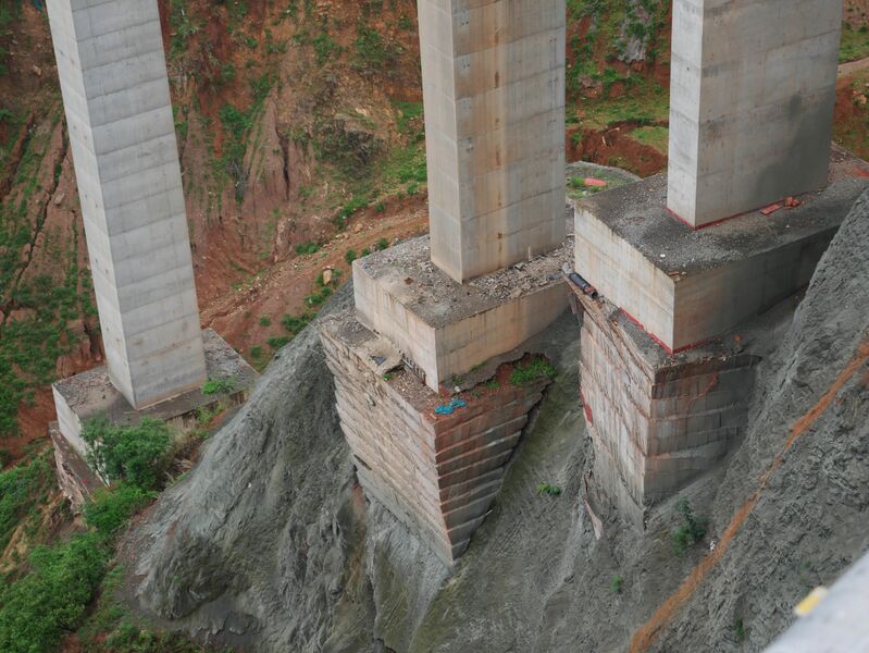 File:Xiaotianba95mBeamFoundations.JPG