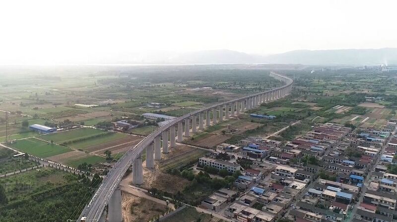 File:Fenhe Railway Bridge MenghuaDrone.jpg