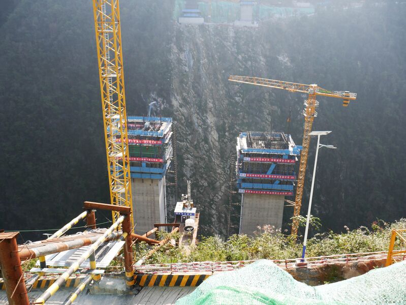 File:DaheBridgeLixianYellowCraneGorge.JPG