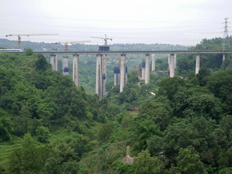 File:Daqinggou RailwayTrain.JPG