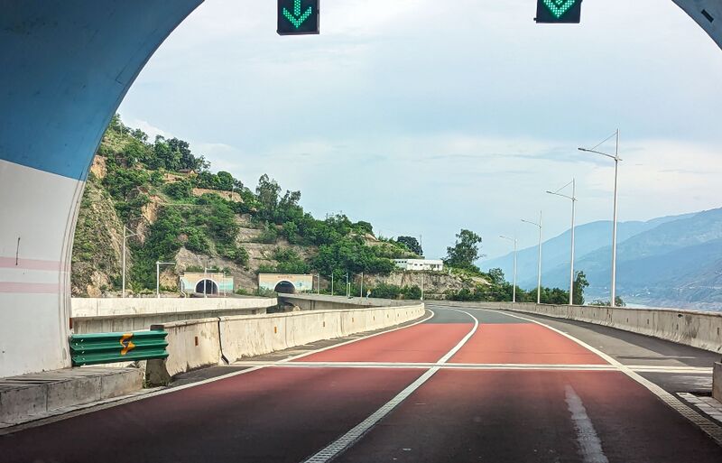 File:GaoliangdiTunnel.jpg