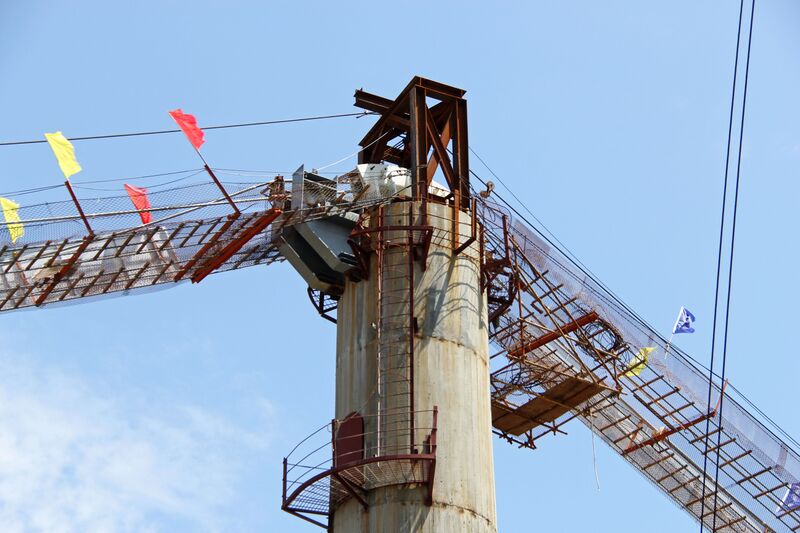 File:ZhangjiajieTowerTopByEric.jpg