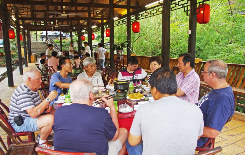 File:165Luo&ChenYangFamilybyRichard.jpg
