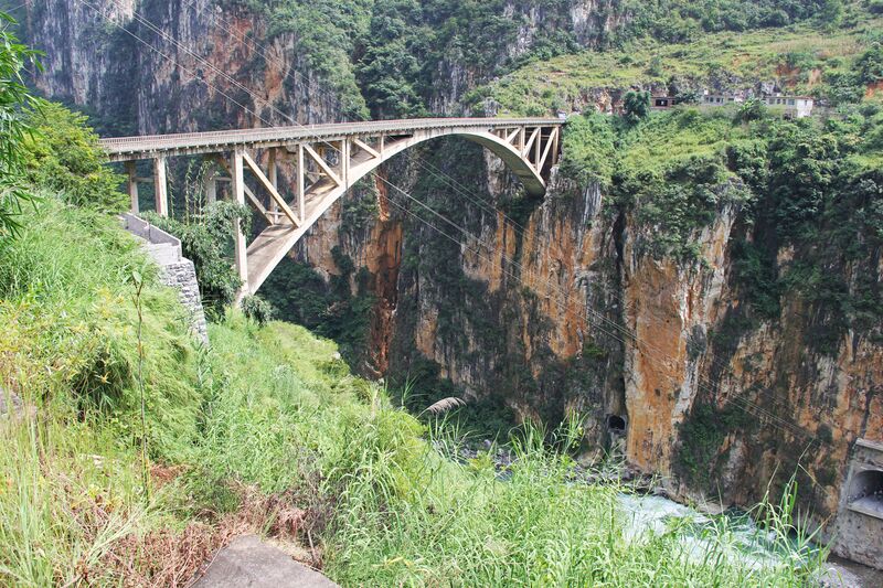 File:BeipanjiangFadeTrussSideGorge.jpg