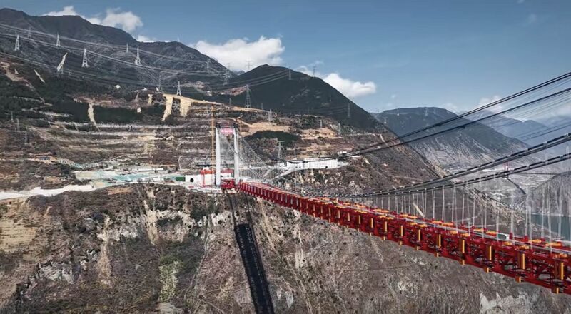 File:Daduhe Railway Bridge ChuanzangTrussPowerTowers.jpg