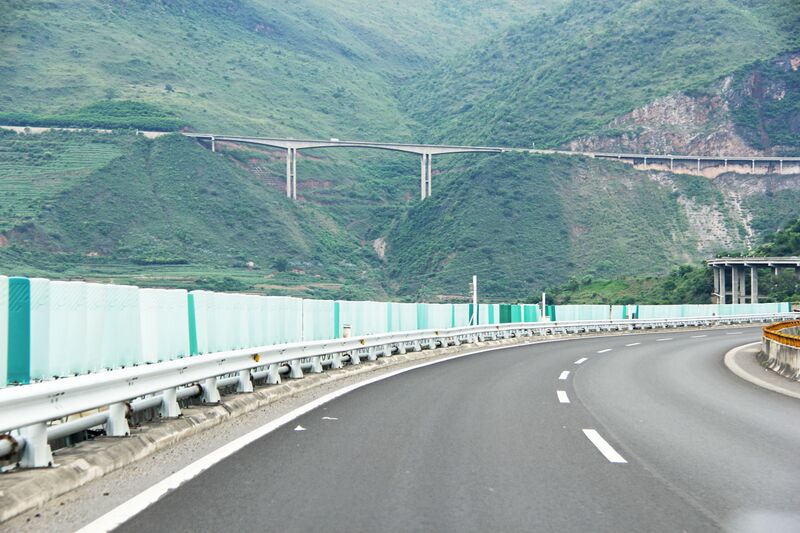 File:Yunnan106mtrHG56StraightBeamKm539FromCurved.jpg