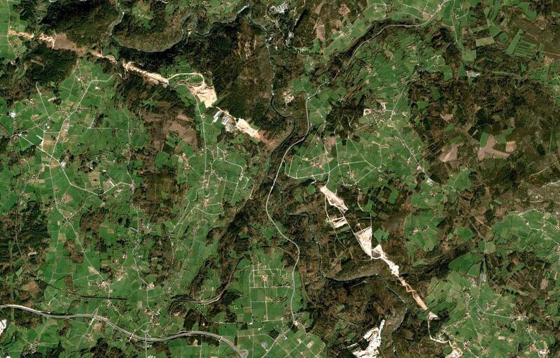 File:2DezaAerial.jpg