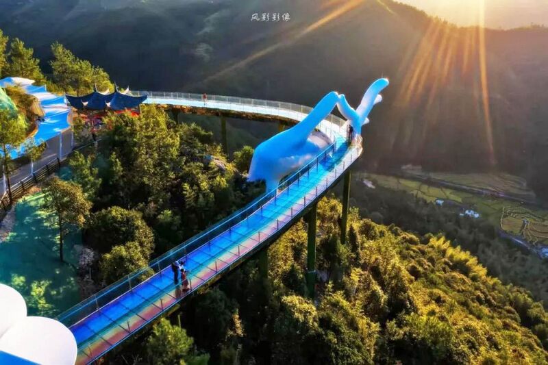 File:Caihong XianshouqiaoPalmRainbow.jpeg