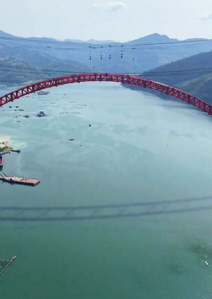 File:Hongshuihe Bridge LewangWater.jpg