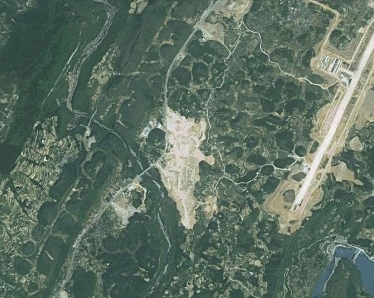 File:QianjiangBridgesSatellite.jpg