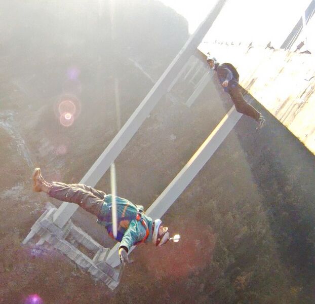 File:TieluopingBASEjumpers.jpg
