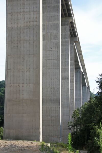 File:YinchanghePiersSky.JPG