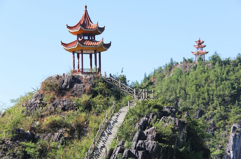File:QianjiangPipelinePagodaLonglens.jpg