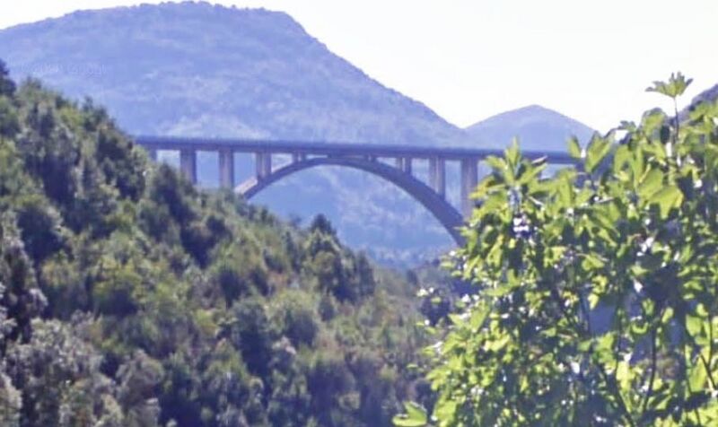 File:PietreBianchiLonglens.jpg