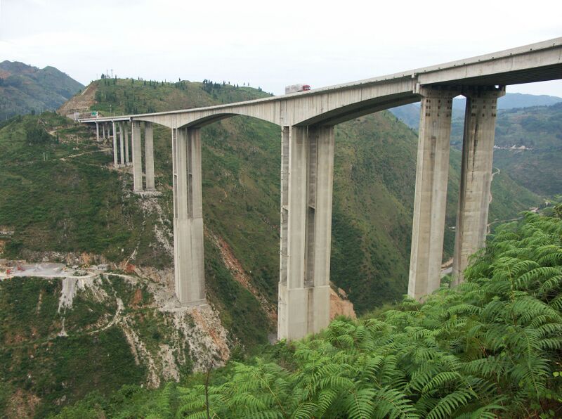 File:ZhuchangheFromSlope2.jpg