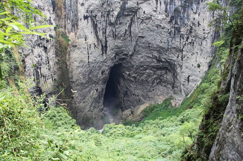 File:635Tiankeng33 copy.JPG
