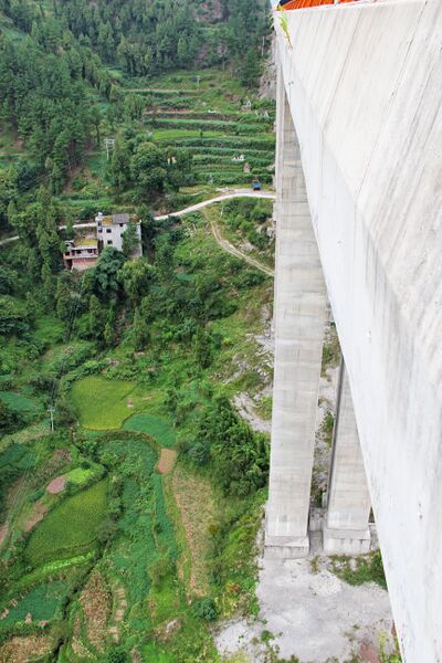 File:BoyangwanPiers.jpg