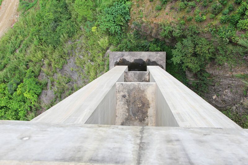 File:G56BeamKm560WestOfNujiangPierDownView.jpg