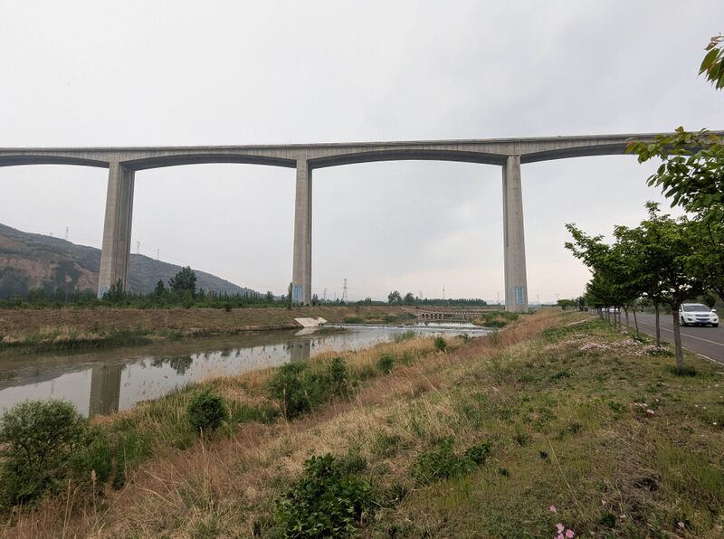 File:HongnongjianheRiverCrossing.jpg