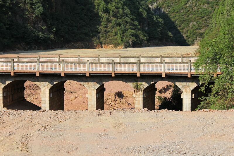 File:691WushanBuriedArch2 copy.JPG