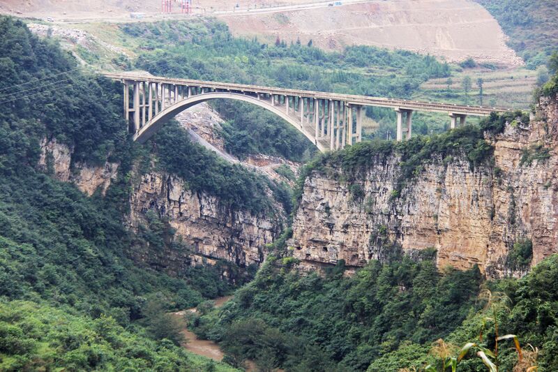 File:DinaheLonglensArch.jpg