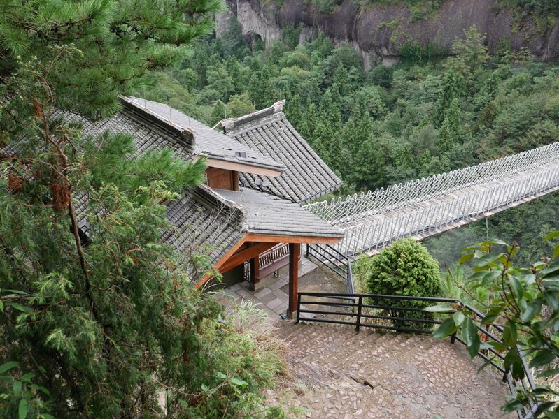 File:NanhaiFootbridgeEnd.JPG