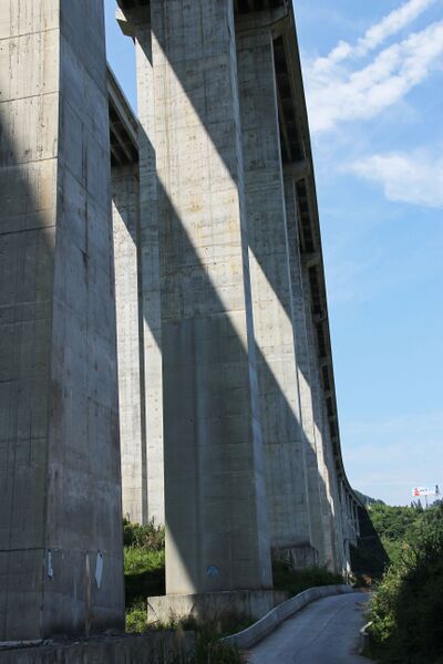 File:Shijiazhai86mtrHighSection.JPG