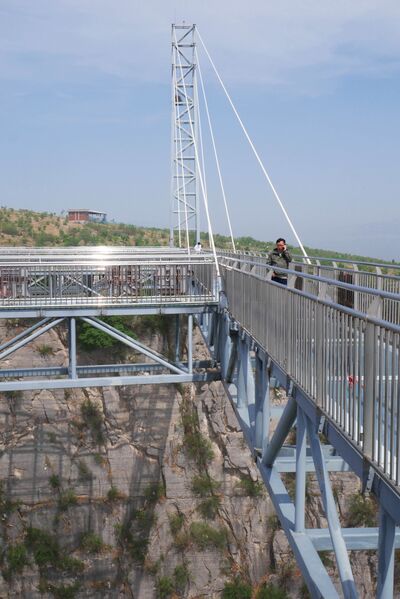File:YunmengshanPlatformCliff.JPG