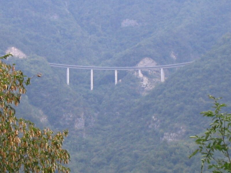 File:7ValgadenaNearby.JPG