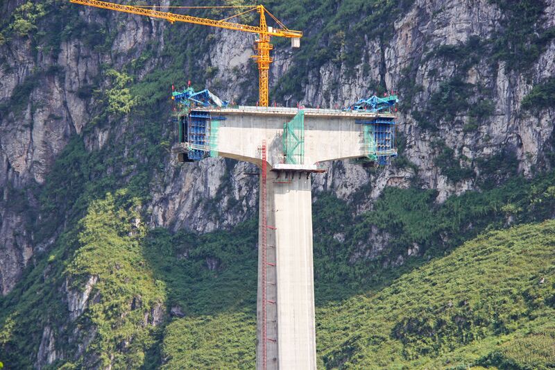 File:BalingheRailwayPierTop&Mountain.jpg