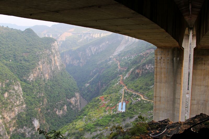 File:LaoyingyanCanyon.jpg
