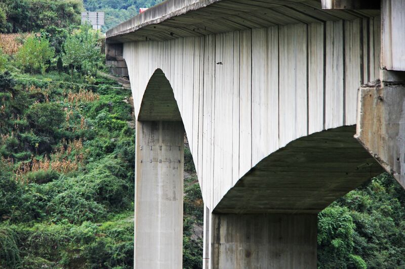 File:LiujiashanLonglens.jpg