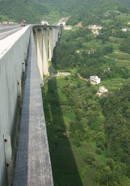 File:ShuinanViaductView.jpg