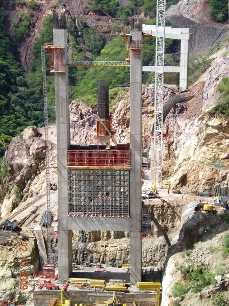 File:BaluarteBridge32.jpg