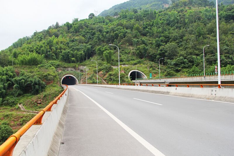File:BizhaoTunnels.jpg