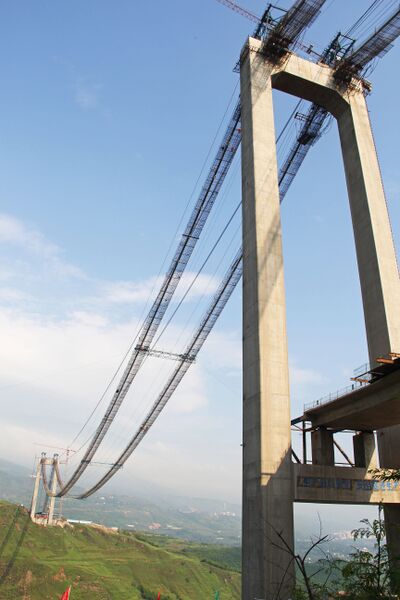 File:JinshajiangBridgeHulukouConcreteTowers.jpg
