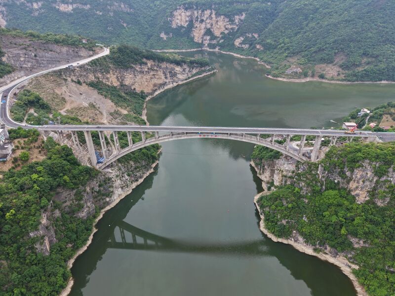 File:Qingjiang Bridge Tianchikou Drone5.JPG