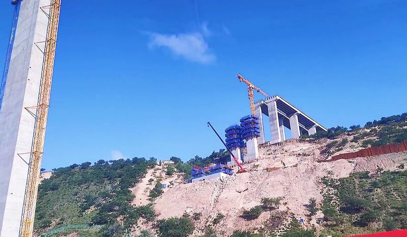 File:Xilamulunhe Cliff.jpg