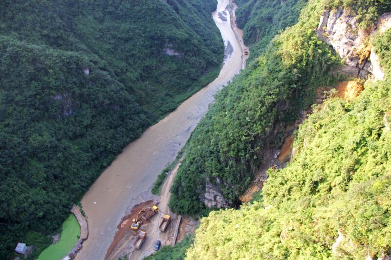 File:YangshuiheAccessRoad.jpg