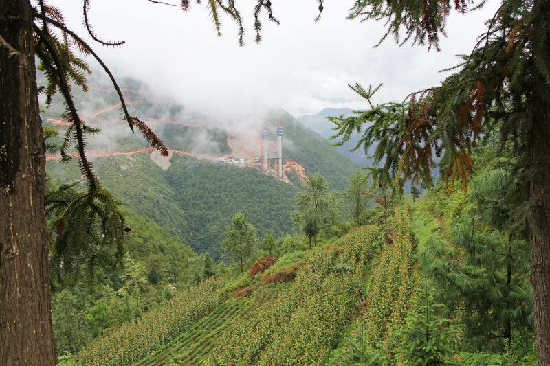 File:PuliEastTowerFogWide.jpg