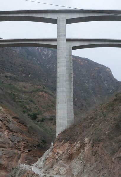 File:GuanyinyanTallPier.JPG