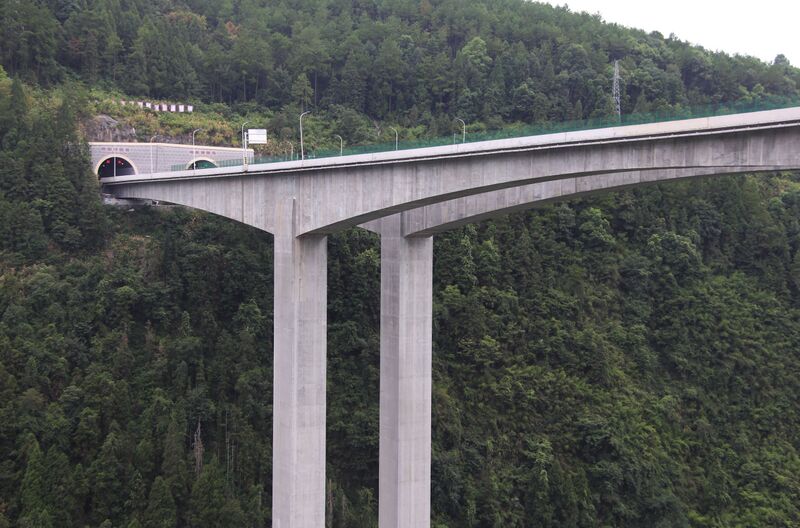 File:FurongzhenSidePierLonglens.JPG